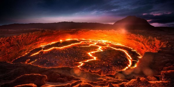 Лавовое озеро вулкана эрта але