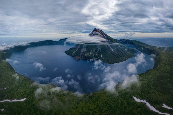 Вулкан Креницына озеро кольцевое
