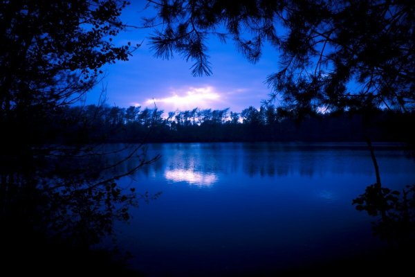 Озеро ночью