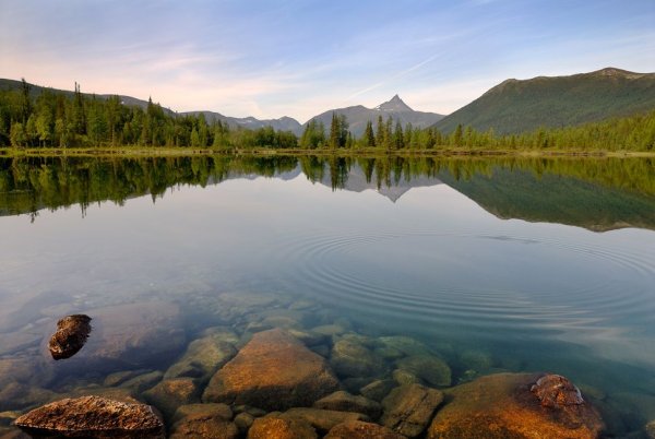 Горное озеро (Приполярный Урал)