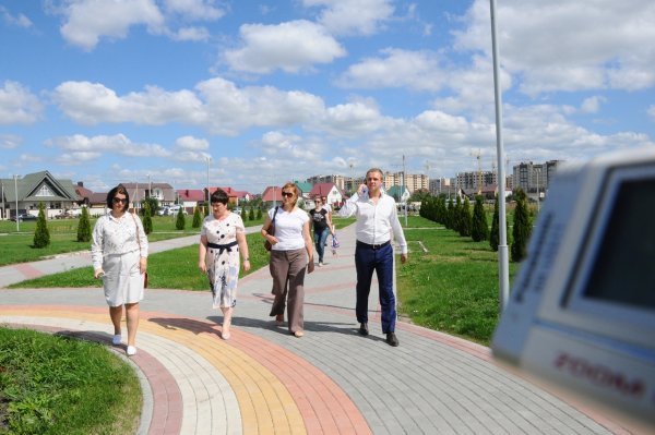 Бытовое обслуживание в сквере