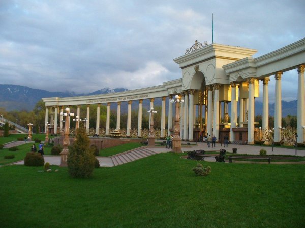 Парк имени первого президента Республики Казахстан (Алма-Ата)