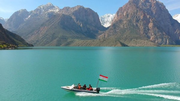 Озеро Искандеркуль Таджикистан