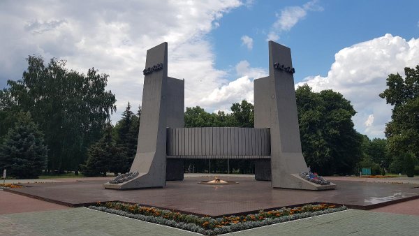 Мемориал в честь 40-летия Победы в ВОВ В Тольятти