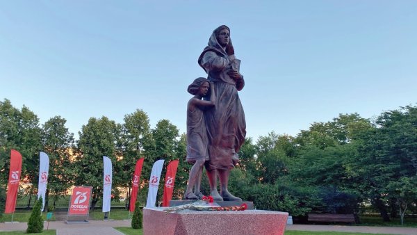 Памятник ожидание солдата Тольятти