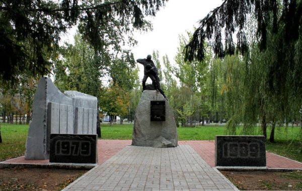 Парк Победы Тольятти памятники