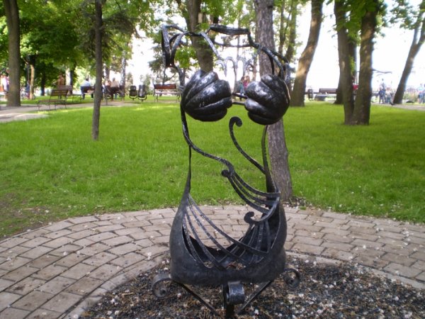 Аллея знаков зодиака Донецк