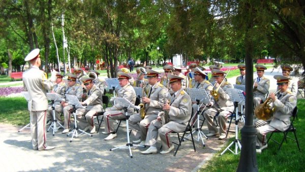 Духовой оркестр в парке