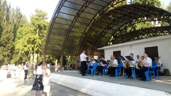 Струковский сад духовой оркестр