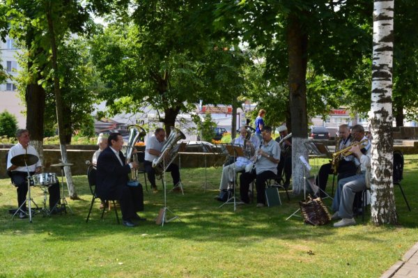 Духовой оркестр в парке