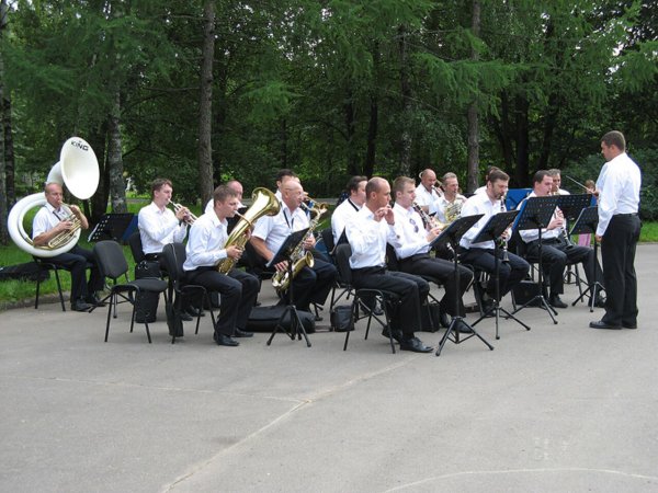 Духовой оркестр на улице