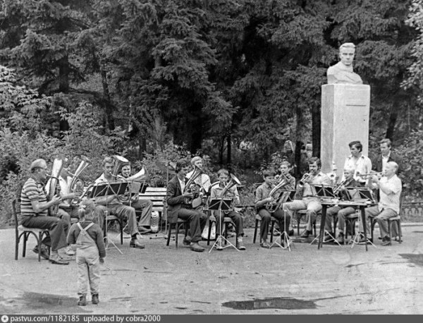 Духовой оркестр в городском саду