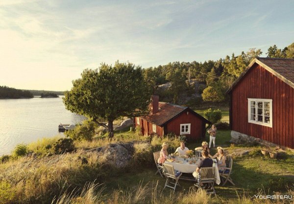 Домик у реки в Йёльстере. Норвегия