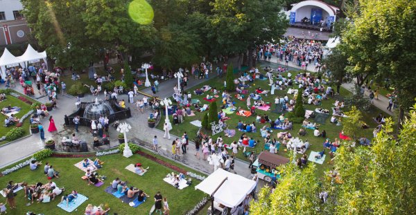 Фестиваль джаза в Москве сад Эрмитаж