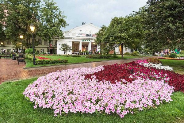Парк Эрмитаж в Москве