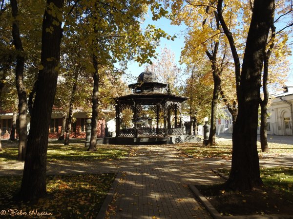 Сад Эрмитаж в Москве