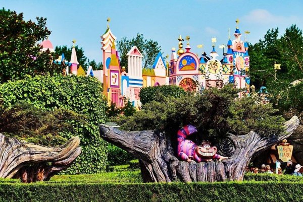 Fantasyland Диснейленд Париж