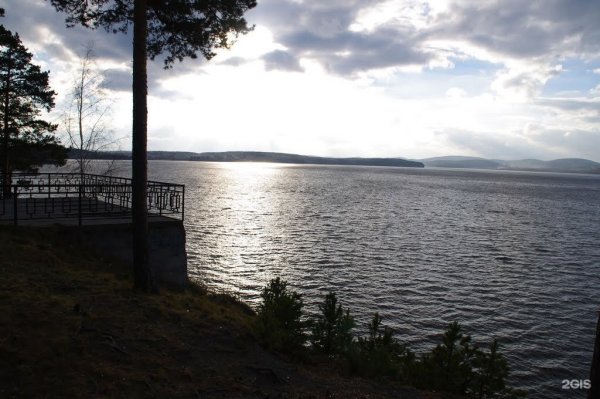 Среднеуральск озеро