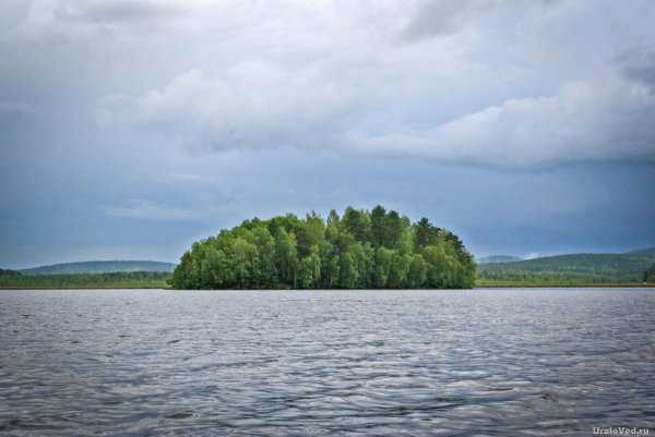 Озеро Исетское острова Среднеуральск