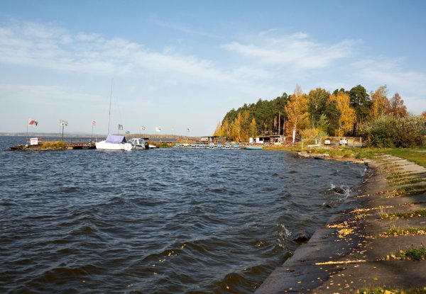 Среднеуральск набережная озеро Исетское