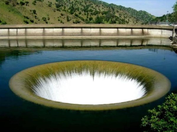 Плотина Монтичелло Калифорния