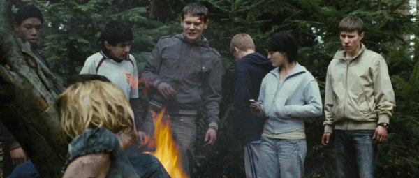 Финн Аткинс райское озеро мёртвая