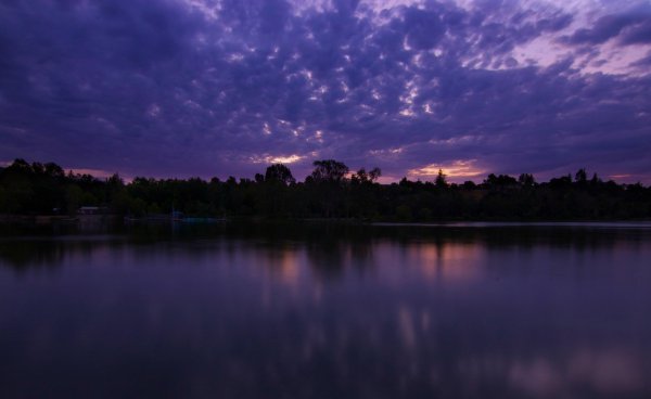 Фиолетовое озеро