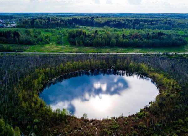 Бездонное круглое озеро в Солнечногорске