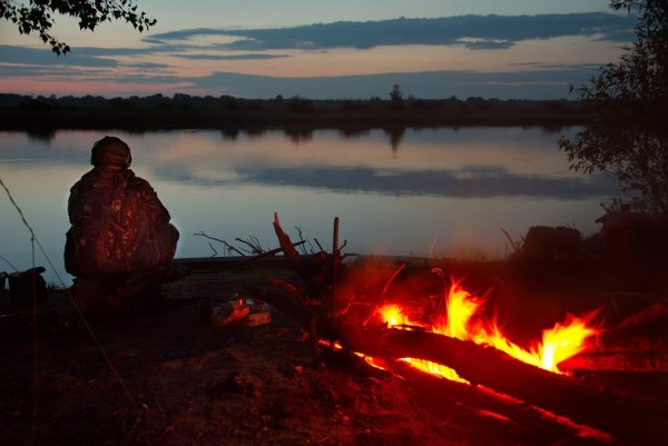 Рыбаки у костра