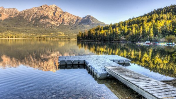 Швеция горы и озеро