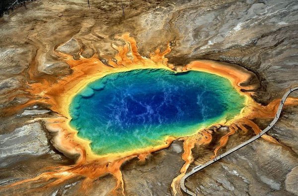 Кислотное озеро на Сицилии