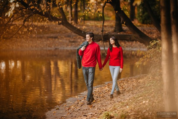 Влюбленные на прогулке