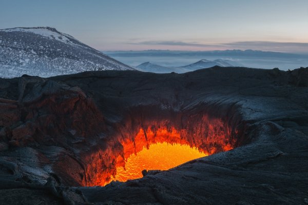 Кратер вулкана Толбачик