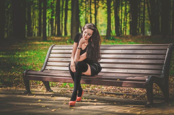 Фотосессия девушки в парке