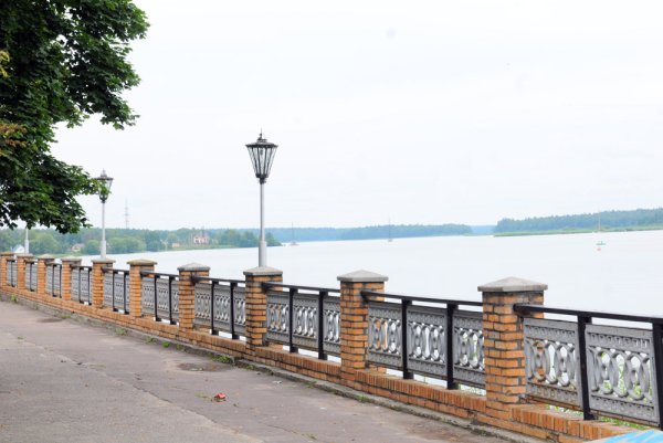 Озеро Ломпадь Калужская область набережная
