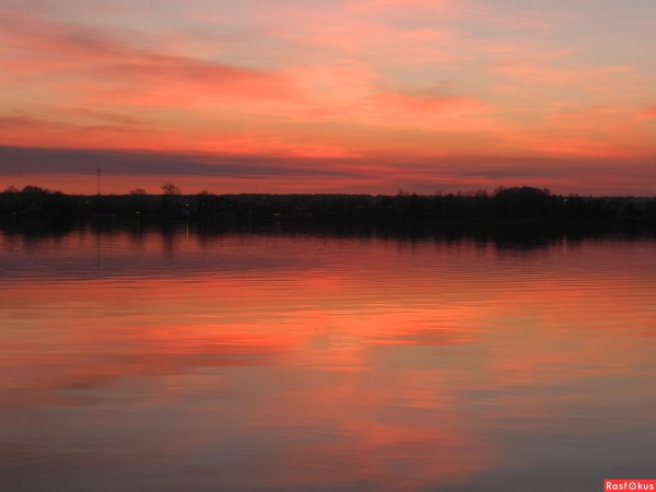 Озеро Ломпадь остров