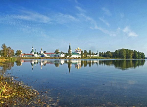 Монастырь Валдай Иверский озеро озеро