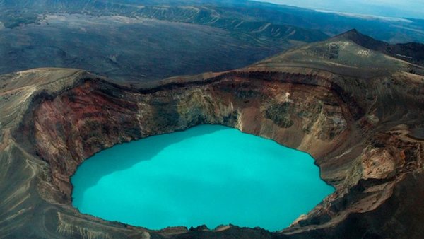 Кратерное озеро на Камчатке