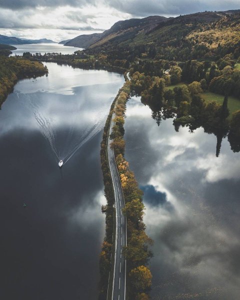 Озеро Лохнесс в Великобритании