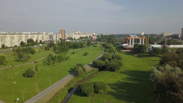 Муринский парк в Санкт-Петербурге