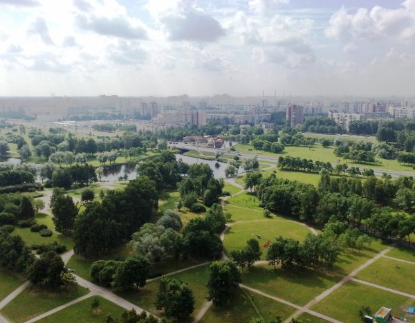 Муринский парк в Санкт-Петербурге