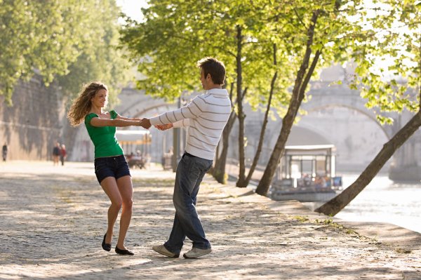 Влюбленные на улице