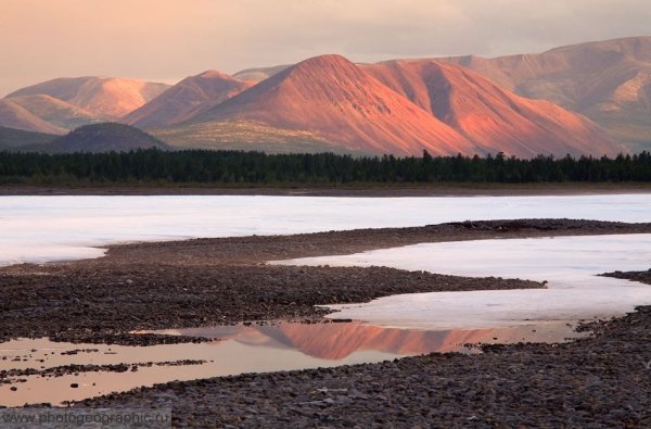 Озеро Лабынкыр в Якутии