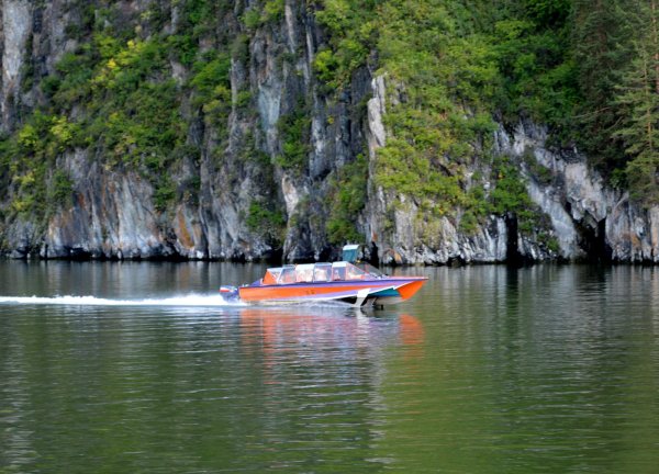 Телецкое озеро катер