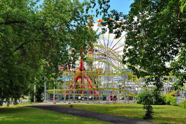 Парк цветной бульвар Тюмень