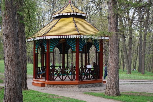 Беседка в парке