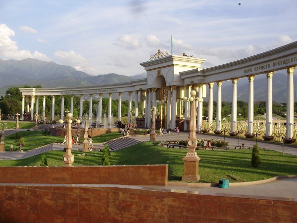 Парк имени первого президента Республики Казахстан (Алма-Ата)