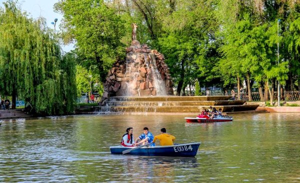 Парк им Горького Алматы