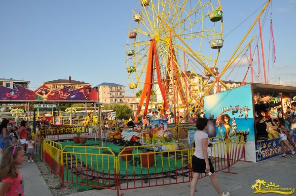 Анапа Паралия парк аттракционов