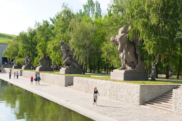 Площадь героев Волгоград Мамаев Курган